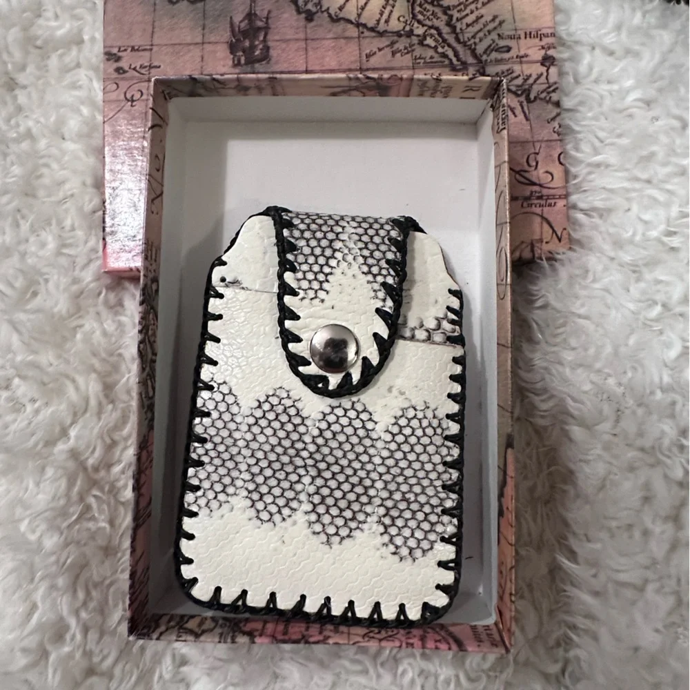 Hand Crafted Leather White and Black Credit Card Holder & Money Clip